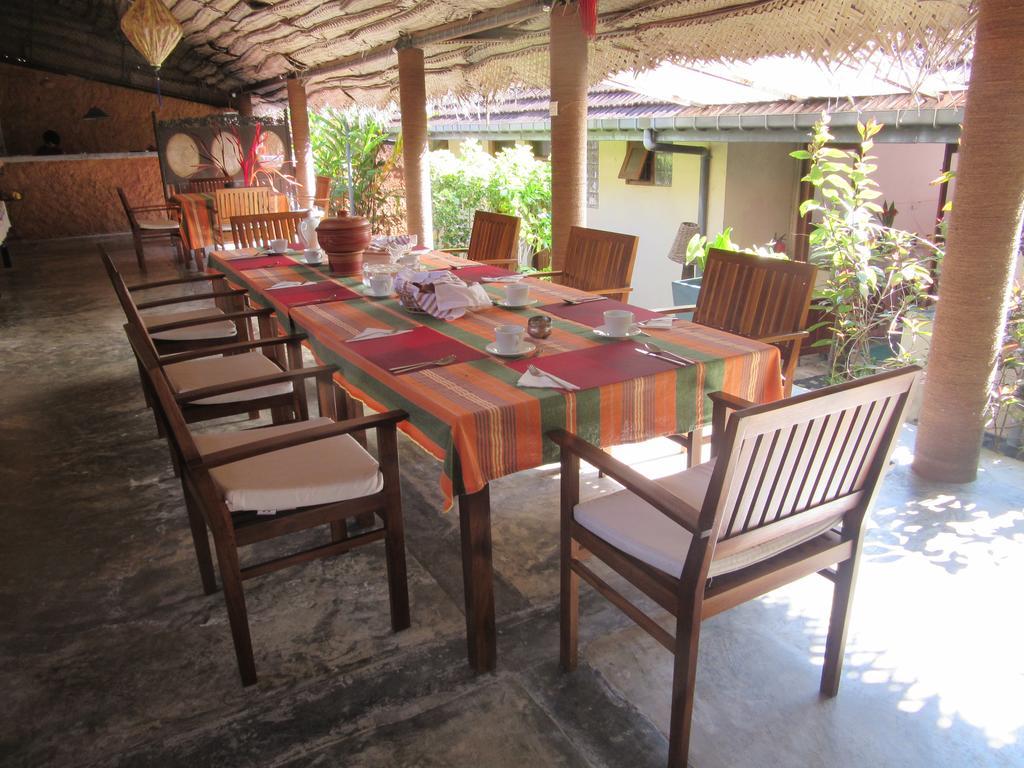 Lazy Lizard Hotel Galle Exterior photo
